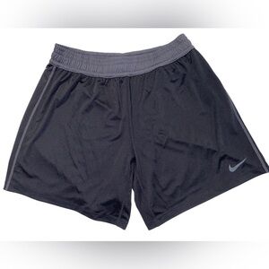 Ladies NiKE AcTIve Shorts -MEDIUM